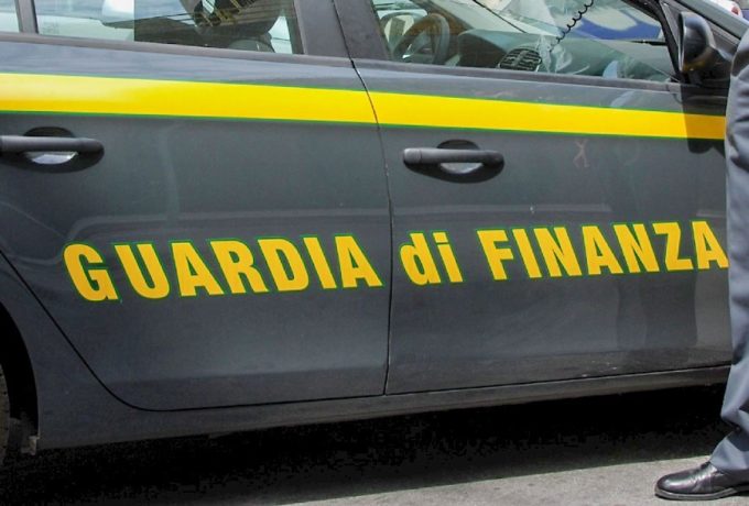 Truffe alle assicurazioni, arrestati tre giudici di pace e sette avvocati