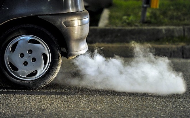 La Francia stanga le auto inquinanti: tassa fino a 10.500 euro