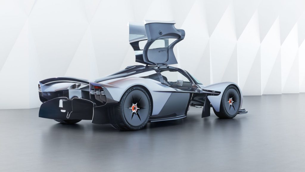 Aston Martin Valkyrie: la nuova hypercar sarà su strada entro Natale