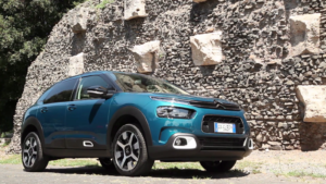 Nuova Citroen C4 Cactus a tutto comfort sulle strade di Roma [VIDEO]