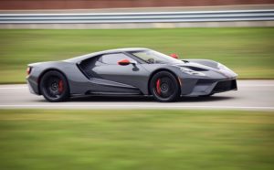 Ford GT: peso ridotto e carbonio per la Carbon Series [FOTO]