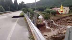 Maltempo: ponte crollato sulla statale 195 tra Cagliari e Capoterra