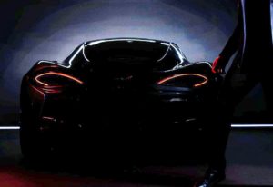 McLaren annuncia la collaborazione con un misterioso brand britannico [TEASER]