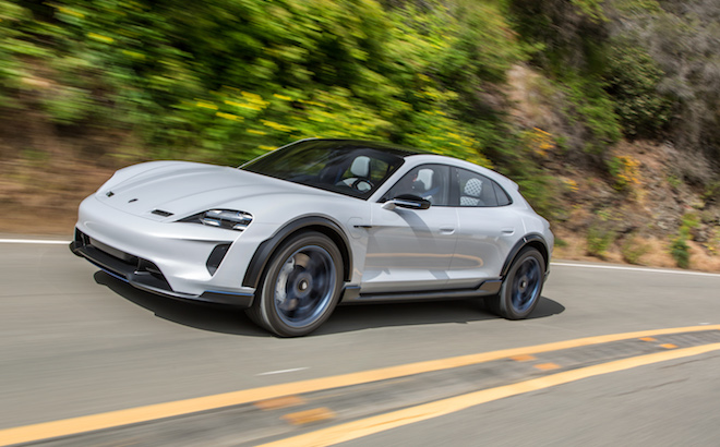 Porsche Mission E Cross Turismo: l’elettrica entra in produzione