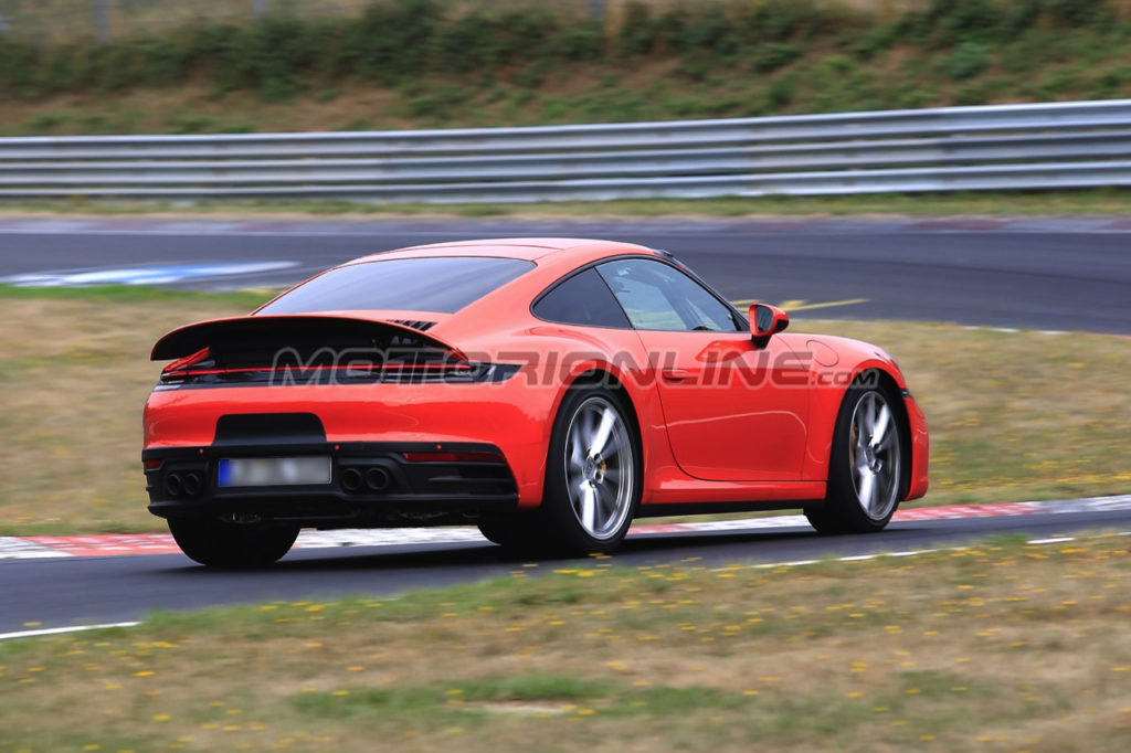 Porsche 911: la nuova generazione filmata sul tracciato del Nürburgring [VIDEO SPIA]