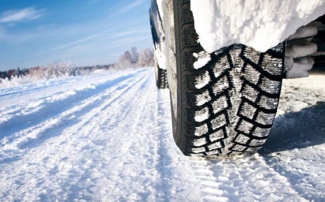 Pneumatici invernali: è il 15 ottobre, via al cambio gomme