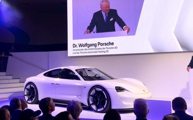 Porsche: sei miliardi di investimenti per l’elettrico e la nuova Taycan
