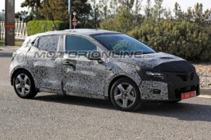 Renault Clio: proseguono i test per la nuova generazione [FOTO SPIA]