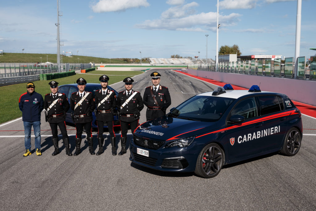 Peugeot 308 GTi, Paolo Andreucci dà lezioni di guida sportiva ai Carabinieri [FOTO]