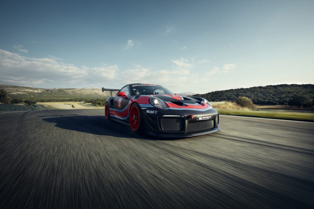 Porsche 911 GT2 RS Clubsport: tanta energia per gli appassionati della velocità [VIDEO]