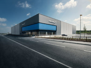 McLaren: inaugurato il nuovo Composites Technolgy Centre per la lavorazione della fibra di carbonio