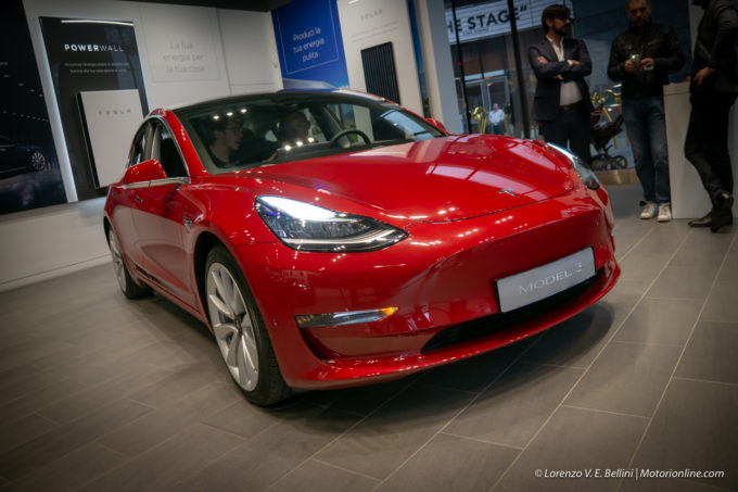 Tesla Model 3, i prezzi per l’Italia partono da 59.600 euro