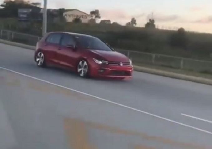 Volkswagen Golf VIII immortalata in Sud Africa? [VIDEO SPIA]