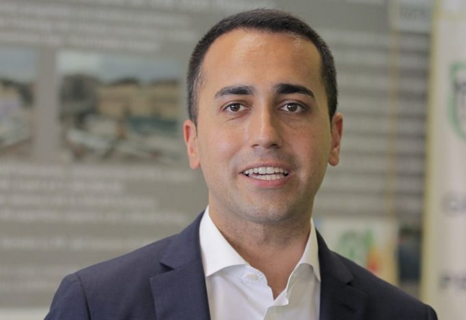 Ecotassa, Di Maio: “Non ci sarà nessuna tassa sull’auto delle famiglie, né nuove, né in uso”