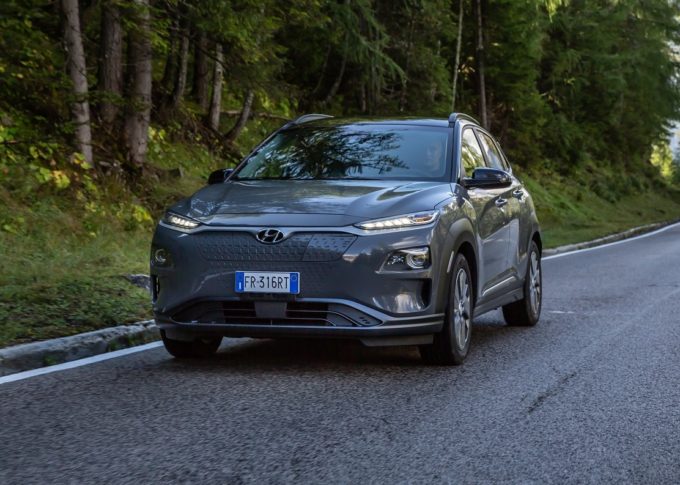 Hyundai Kona Electric: in promozione da 299 euro al mese con JuiceBox di Enel X inclusa