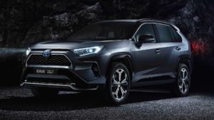 Toyota RAV4 Plug-in Hybrid: il SUV “alla spina” con 306 CV in anteprima a Los Angeles 2019 [FOTO]