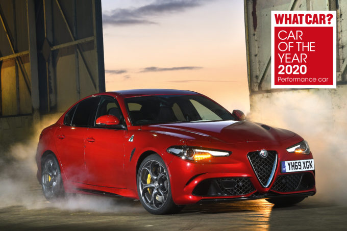 Alfa Romeo Giulia Quadrifoglio: tripletta al “Car of the Year 2020” della rivista “What Car?”
