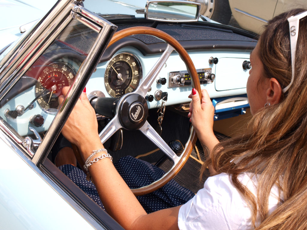 Auto storiche: con “Eva al volante” il motorismo storico si tinge di rosa