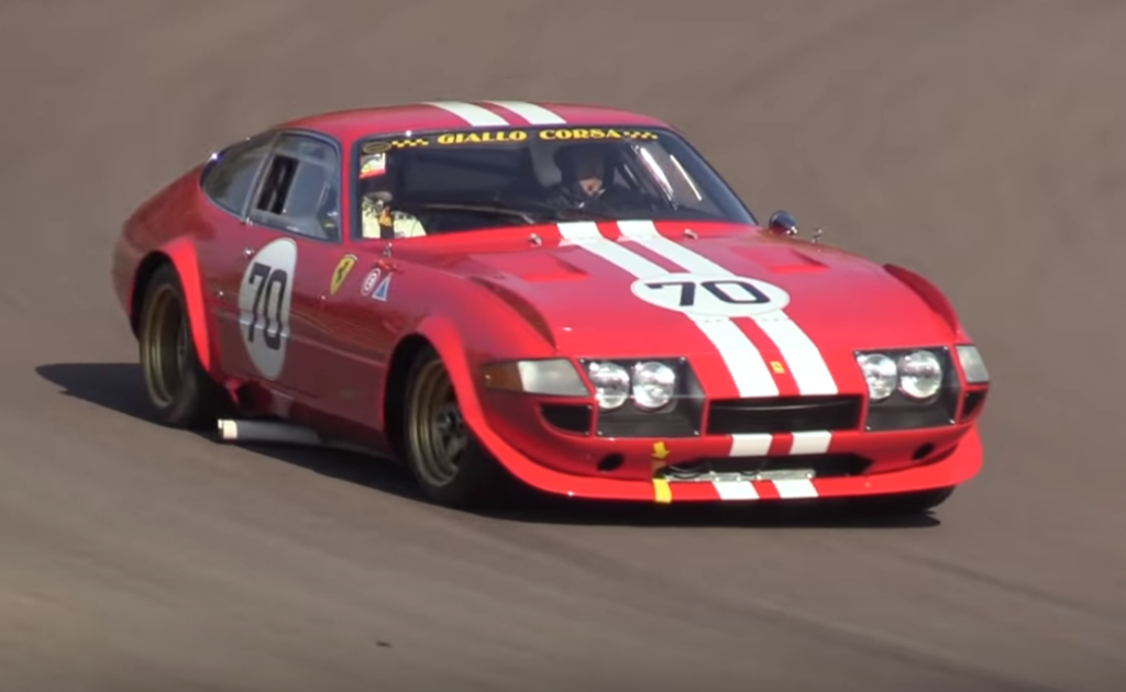 Ferrari 365 GTB/4 Daytona Competizione: sound d’altri tempi sul circuito di Imola [VIDEO]