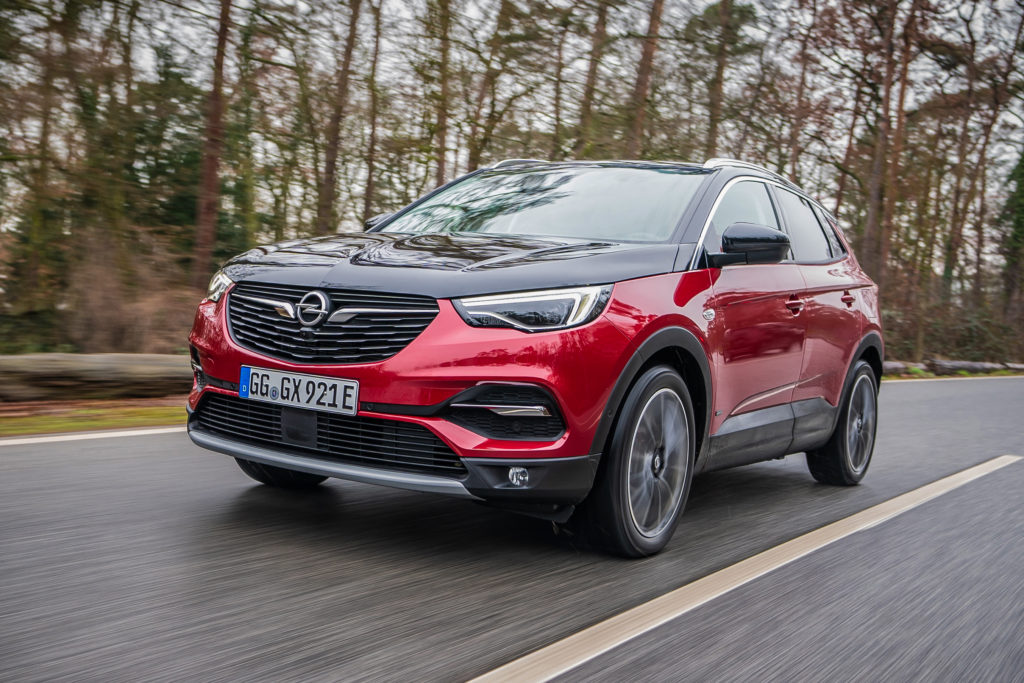 Opel Grandland X Hybrid4: efficienza al top senza rinunciare alla trazione integrale [FOTO e VIDEO]