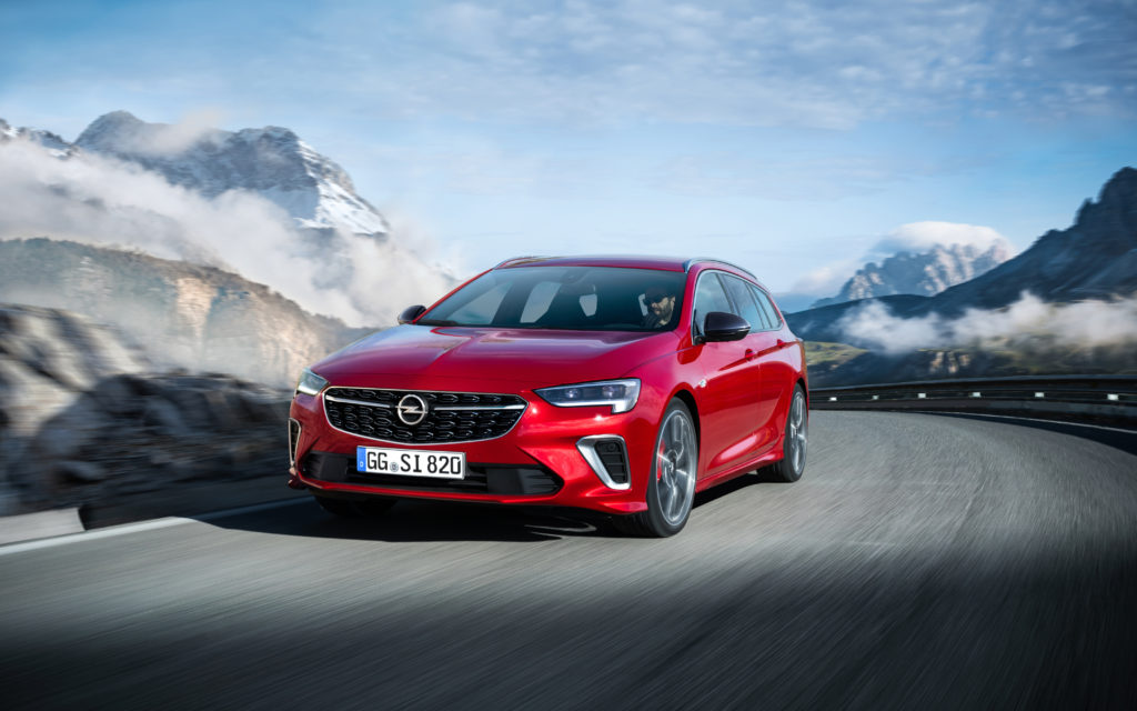 Opel Insignia 2020: la GSi è arrivata. Astenersi deboli di cuore