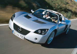 Opel Speedster: la piccola spider debuttava 21 anni fa