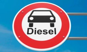 Blocco auto diesel Euro 5 e 6 a Roma, l’Unione petrolifera: “Ingiustificato e inutilmente penalizzante per i cittadini”