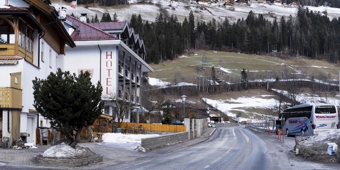 Alto Adige, morti 6 turisti tedeschi e 11 feriti, falciati da un 27enne sotto effetto di alcol