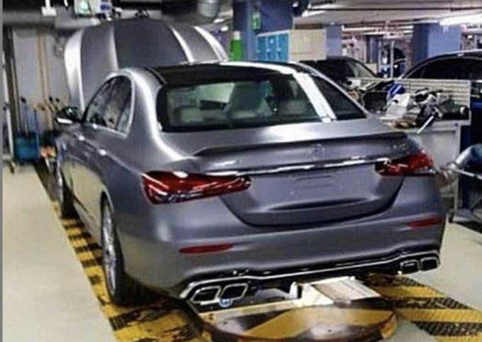 Nuova Mercedes-AMG E63 S 4matic 2021, appare una foto spia sul web [FOTO SPIA]