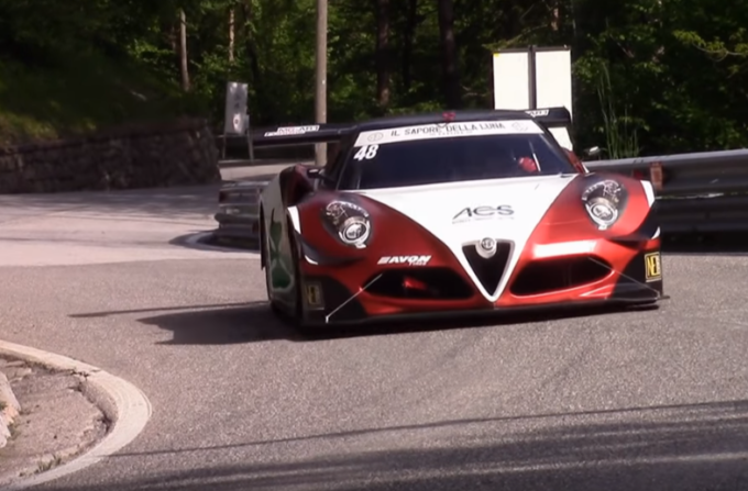 Alfa Romeo 4C: un bolide ruggente da 532 CV all’European Hill Climb Championship [VIDEO]