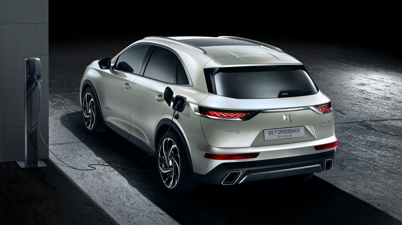 DS7 Crossback E-Tense 4×4: consumi, autonomia, ricarica e modalità E-Save