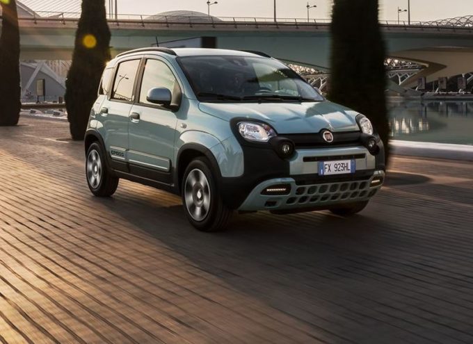 Fiat 500 e Panda Hybrid: la nuova coppia che guida la rivoluzione elettrificata in città [VIDEO]