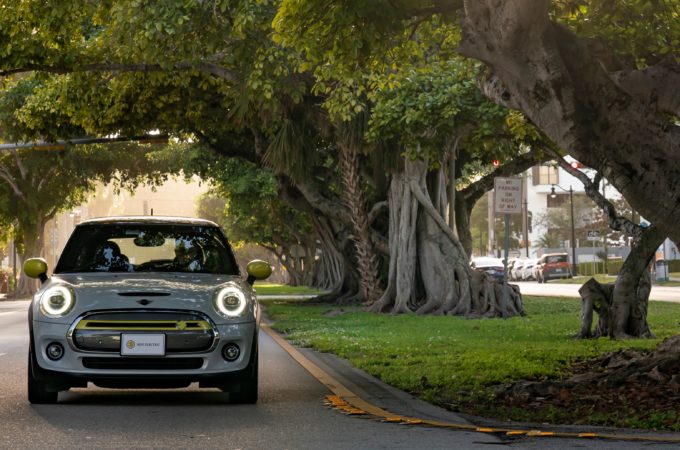 Mini Cooper SE: anche la presentazione alla stampa a Rimini è a zero impatto ambientale