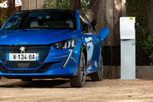 Peugeot e-208 ed e-2008: due elettriche a misura di neopatentati [FOTO]