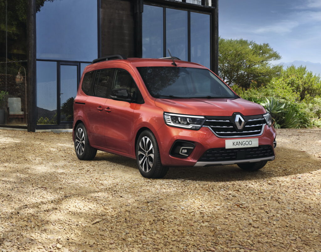 Renault Kangoo 2021: a luglio, anche elettrico. Scopri gli interni in VIDEO