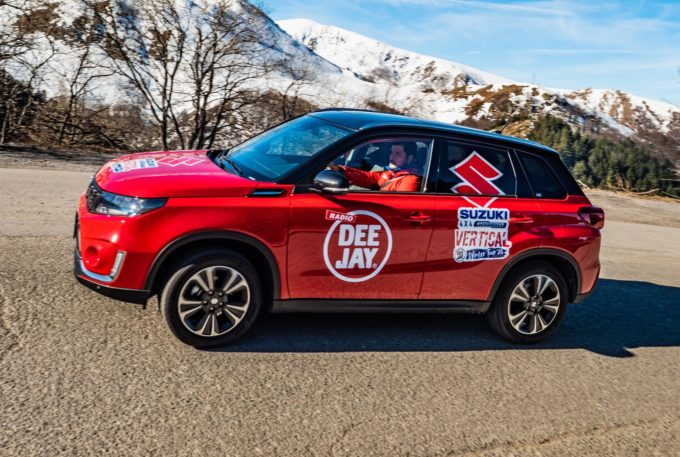 Suzuki 4×4 Hybrid Vertical Winter Tour fa tappa a Canazei