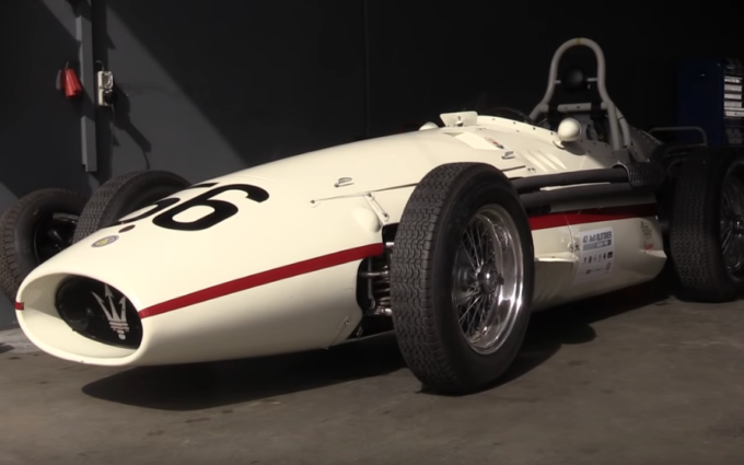 Maserati 250F: monoposto d’altri tempi in azione sulla pista [VIDEO]