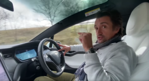 Richard Hammond e il difficile rapporto con la Tesla Model X [VIDEO]