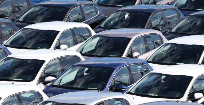 Mercato auto, a febbraio in Italia flessione dell’8,8%