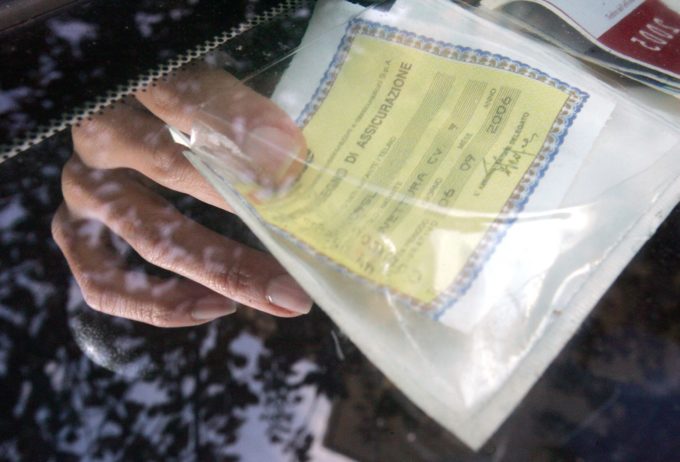 RC Auto, estensione della validità a un mese dopo la scadenza