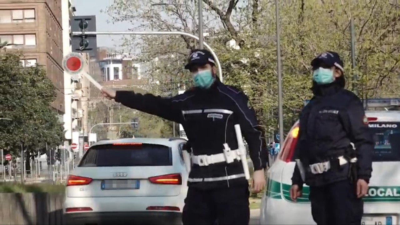 Coronavirus, Milano: oltre mille agenti e droni per il fine settimana del 25 aprile