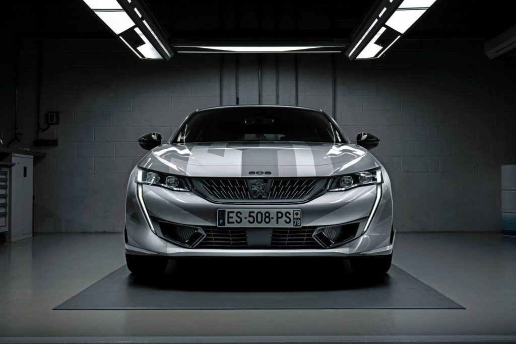 Peugeot 508 PSE: l’ammiraglia ibrida sportiva in un nuovo VIDEO
