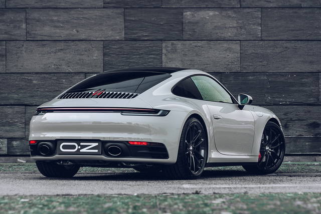 Porsche 911: ecco i nuovi esclusivi cerchi OZ Leggera Hlt da 21 pollici