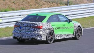 Audi RS3 2020: la versione Sedan al Nurburgring con meno camouflage [FOTO SPIA]