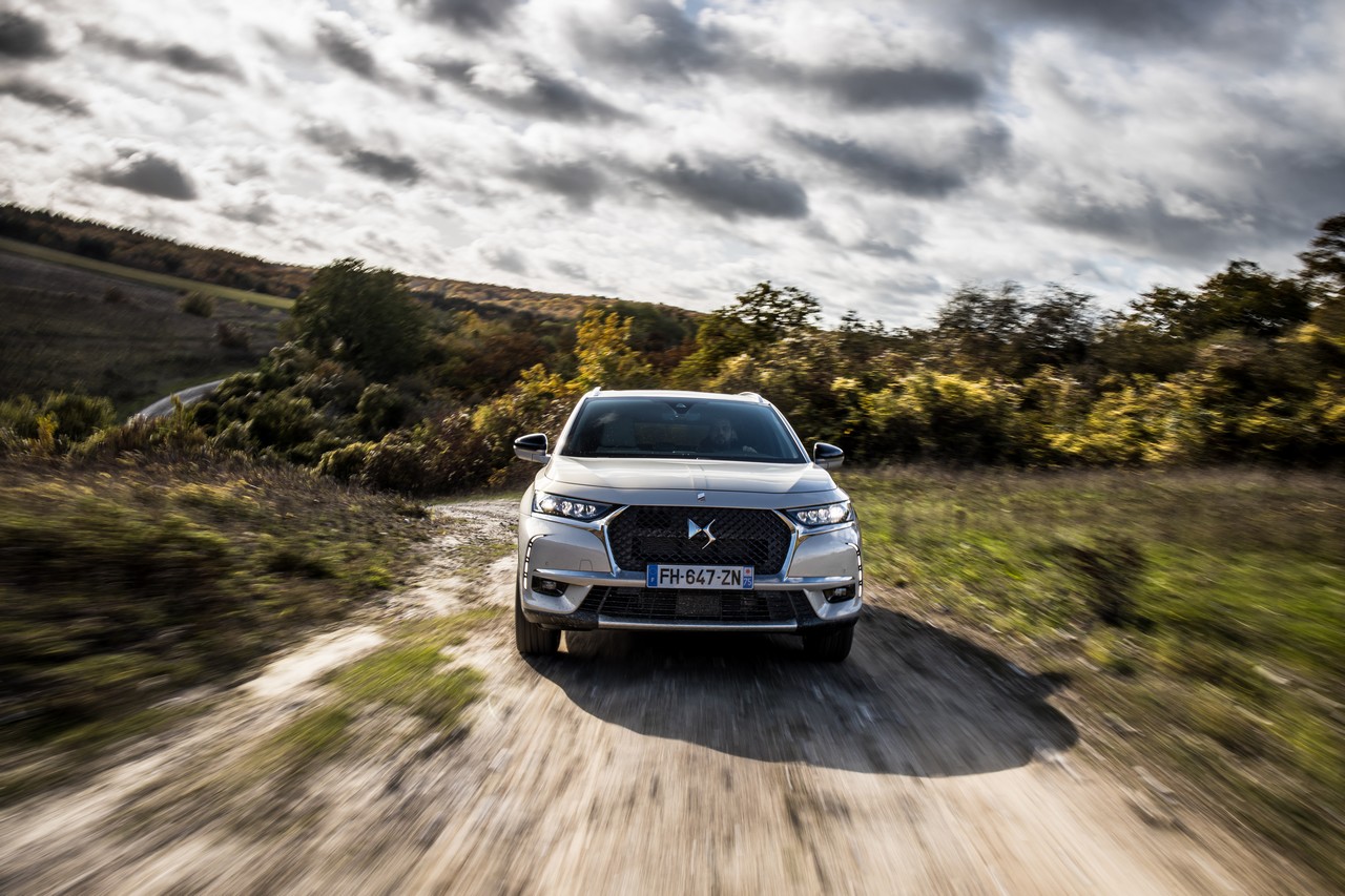 DS 7 Crossback: la dinamica di guida in primo piano