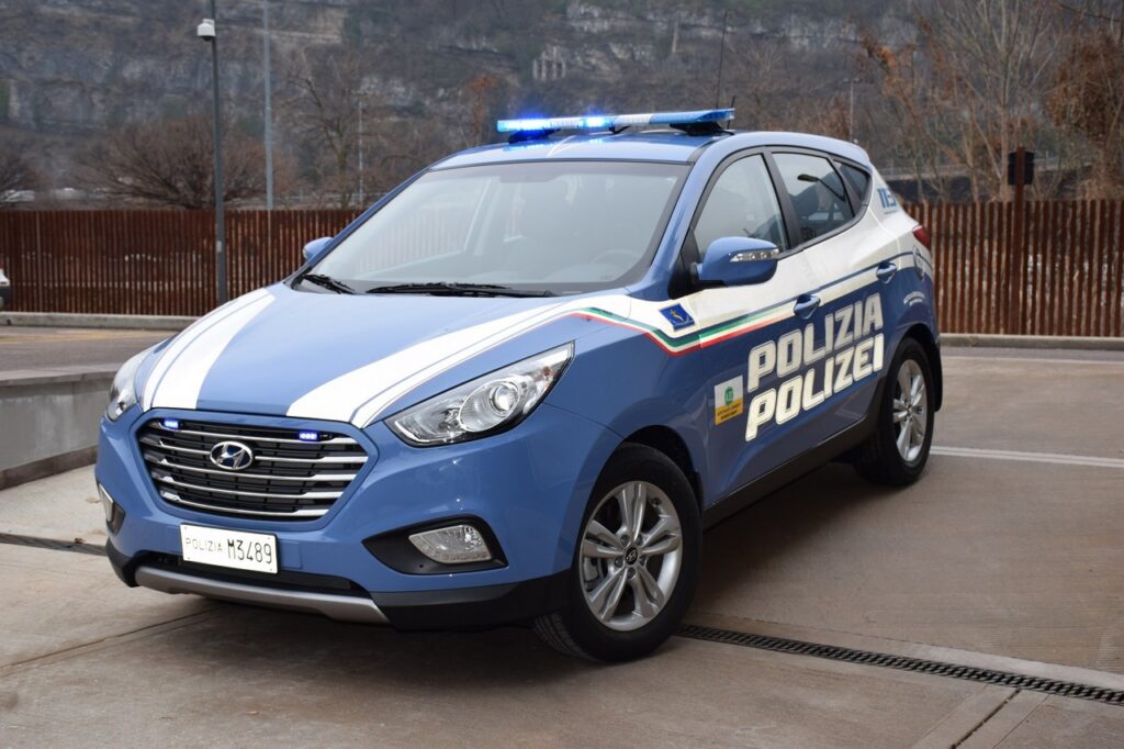 Hyundai: l’elettrificazione al fianco delle forze di Polizia europee