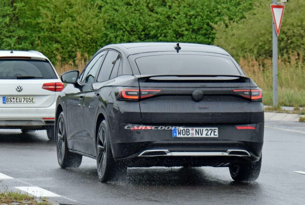 Volkswagen ID.4: nuovo SUV coupè elettrico avvistato su strada [FOTO SPIA]