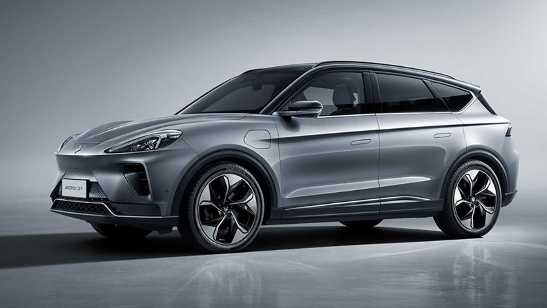 Arcfox Alpha-T: il nuovo SUV cinese elettrico che vanta 653 chilometri di autonomia