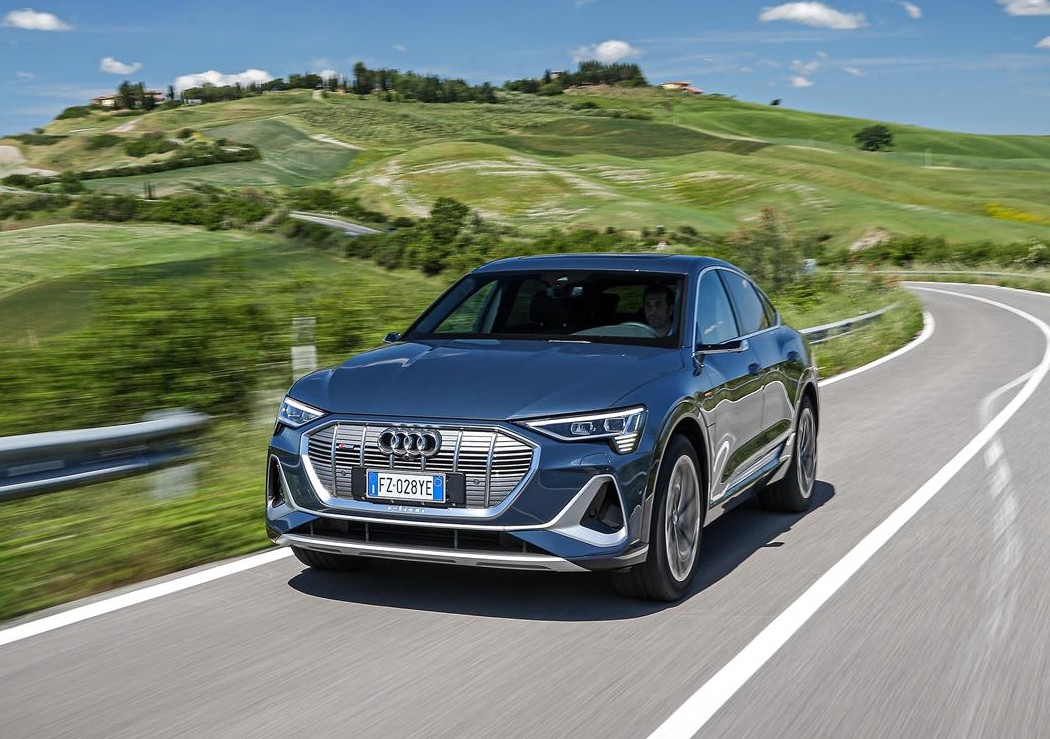 Audi e-tron: il noleggio ‘Bridge’ per l’elettrica dei quattro anelli