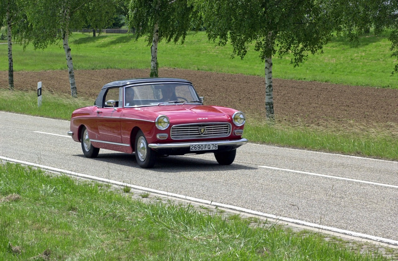Peugeot 404: i 60 anni del modello nato dalla matita di Pininfarina